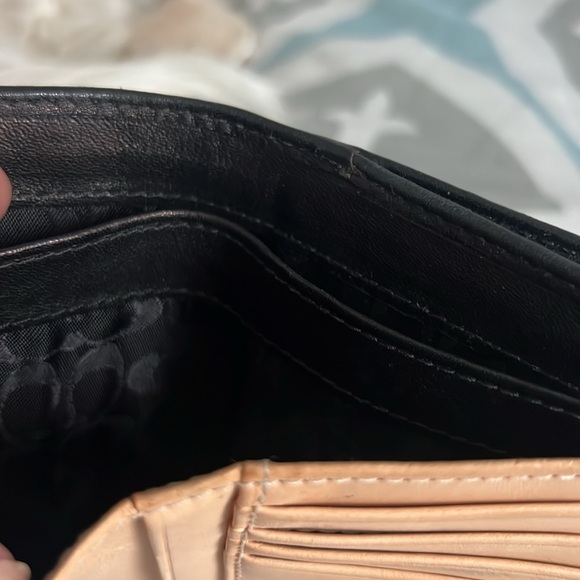 Coach - Picture 8 of 11